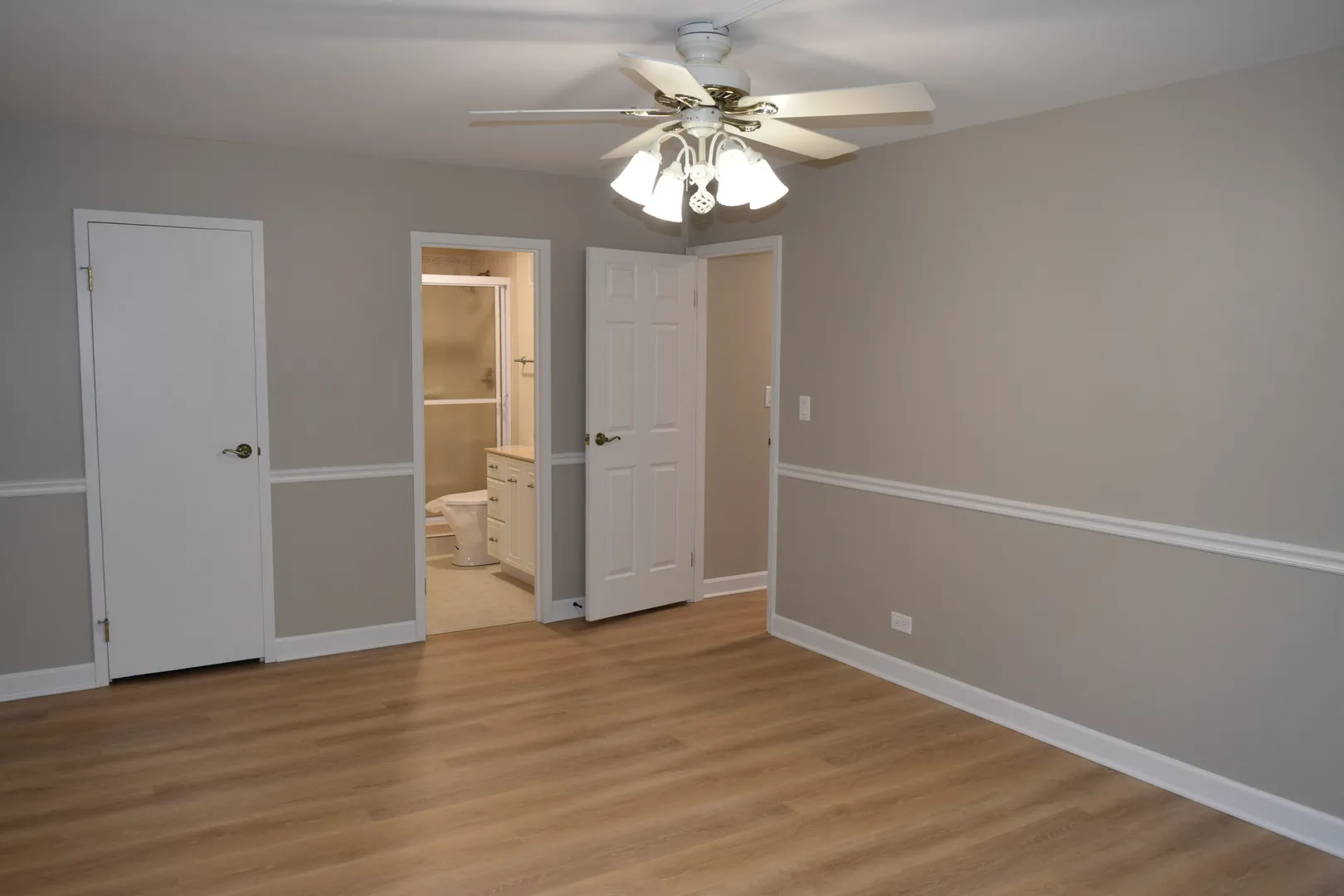 1405 E Central Rd, ,  60005, USA 60005-Arlington Heights-IL
