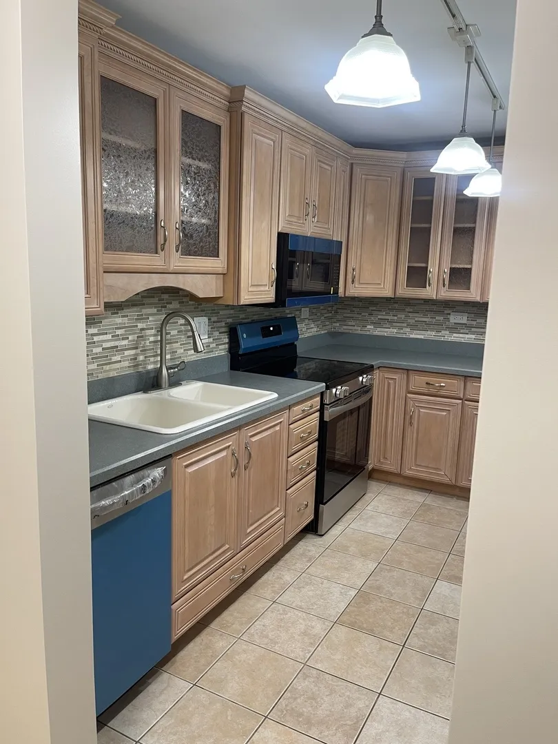 1405 E Central Rd, ,  60005, USA 60005-Arlington Heights-IL