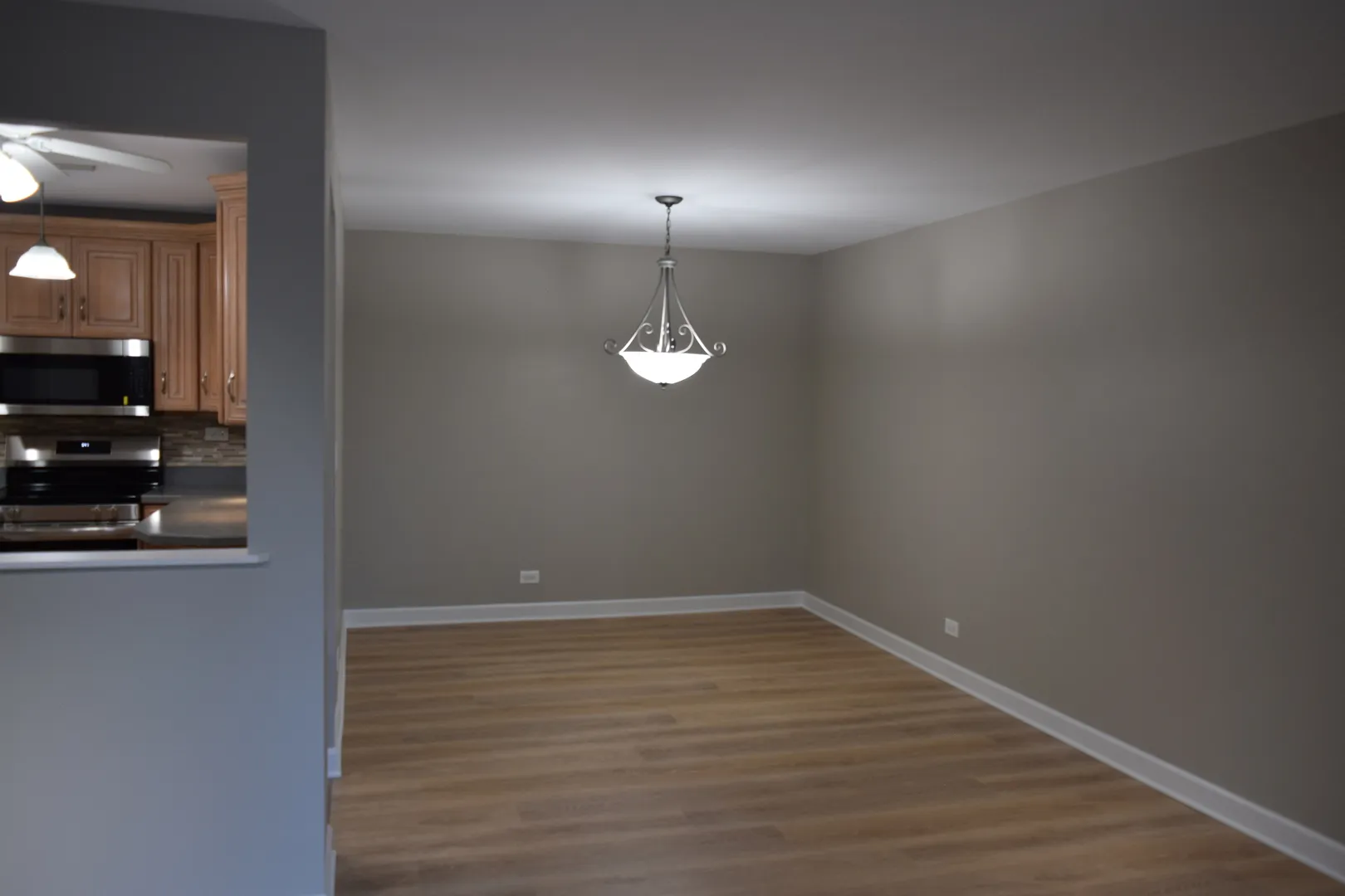1405 E Central Rd, ,  60005, USA 60005-Arlington Heights-IL