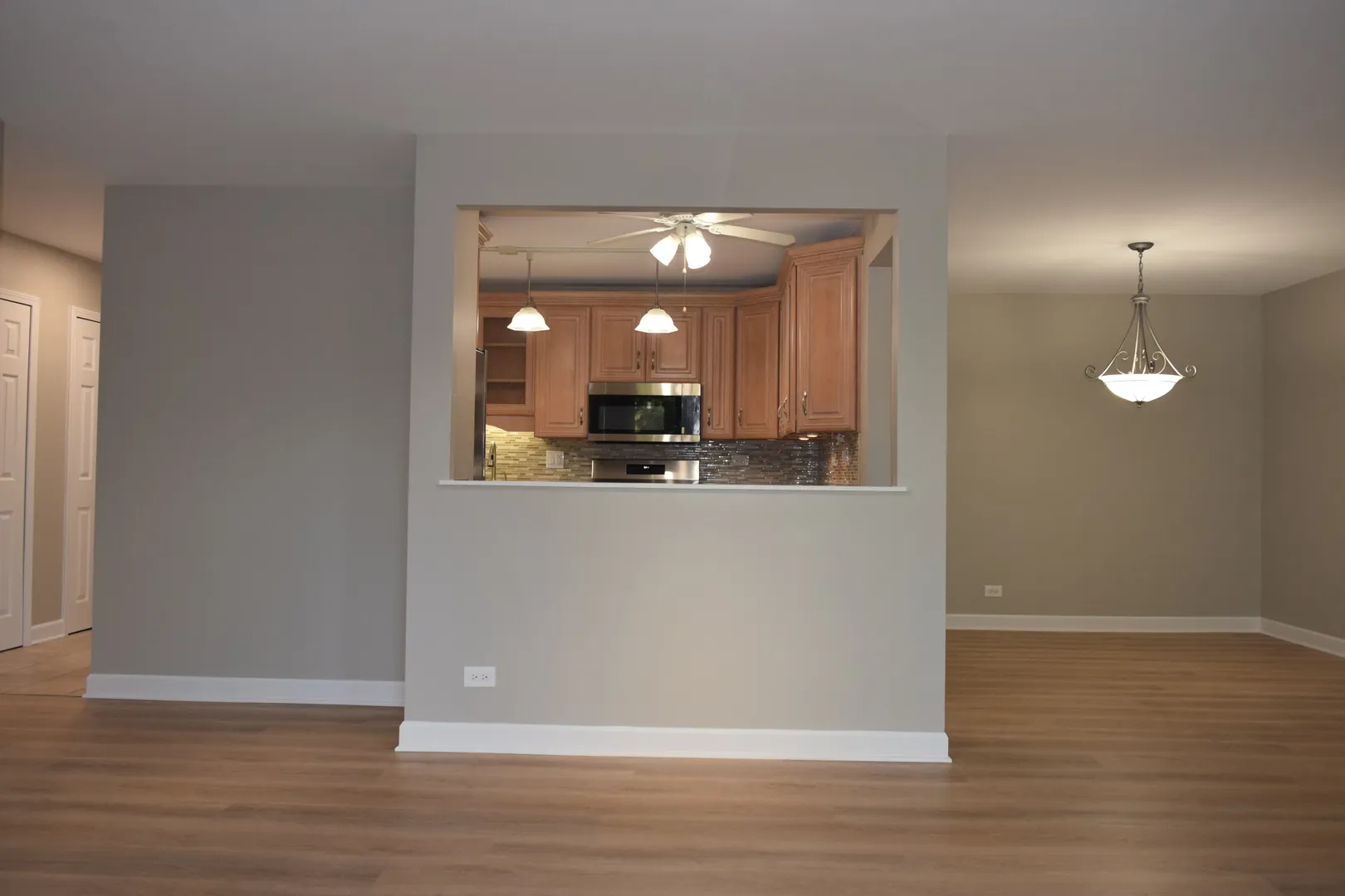 1405 E Central Rd, ,  60005, USA 60005-Arlington Heights-IL