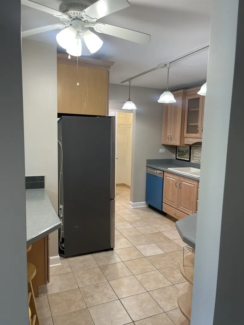 1405 E Central Rd, ,  60005, USA 60005-Arlington Heights-IL