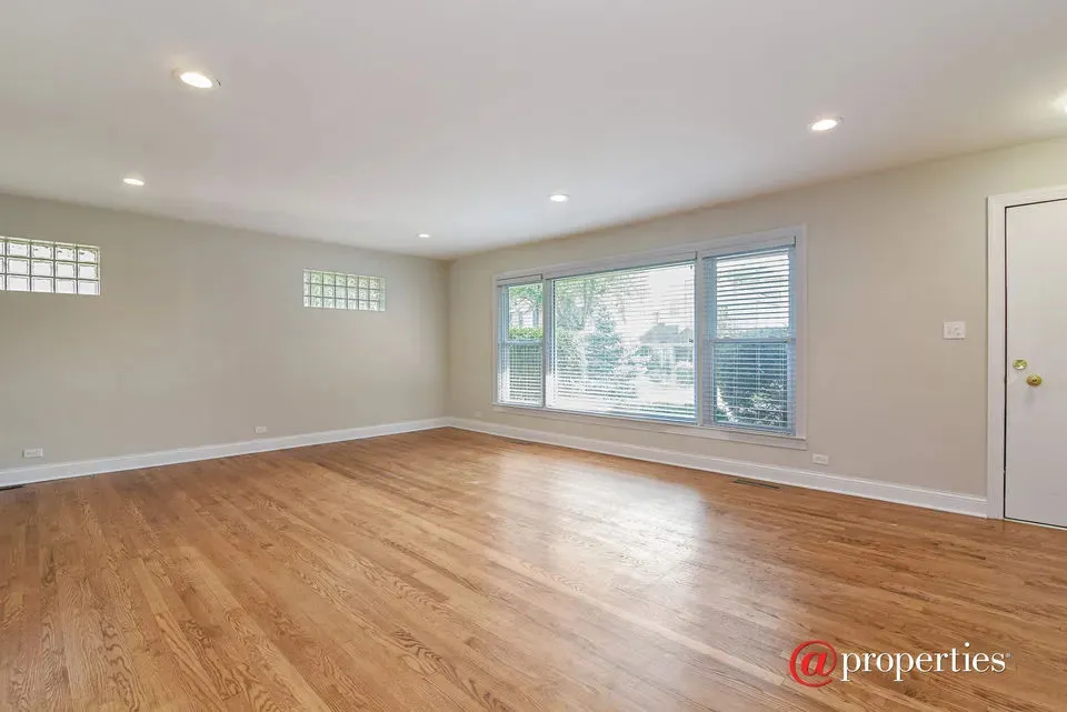 143 Thelin Ct, ,  60091, USA 60091-Wilmette-IL