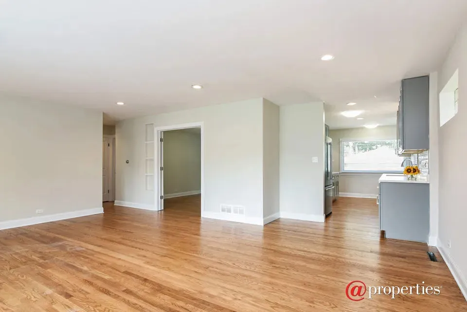 143 Thelin Ct, ,  60091, USA 60091-Wilmette-IL