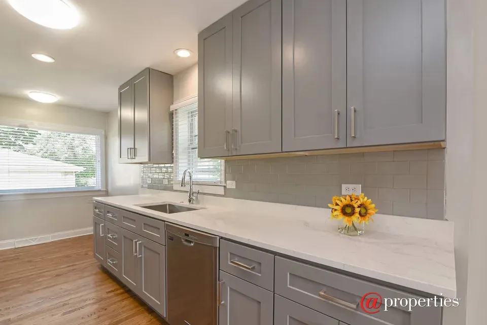 143 Thelin Ct, ,  60091, USA 60091-Wilmette-IL