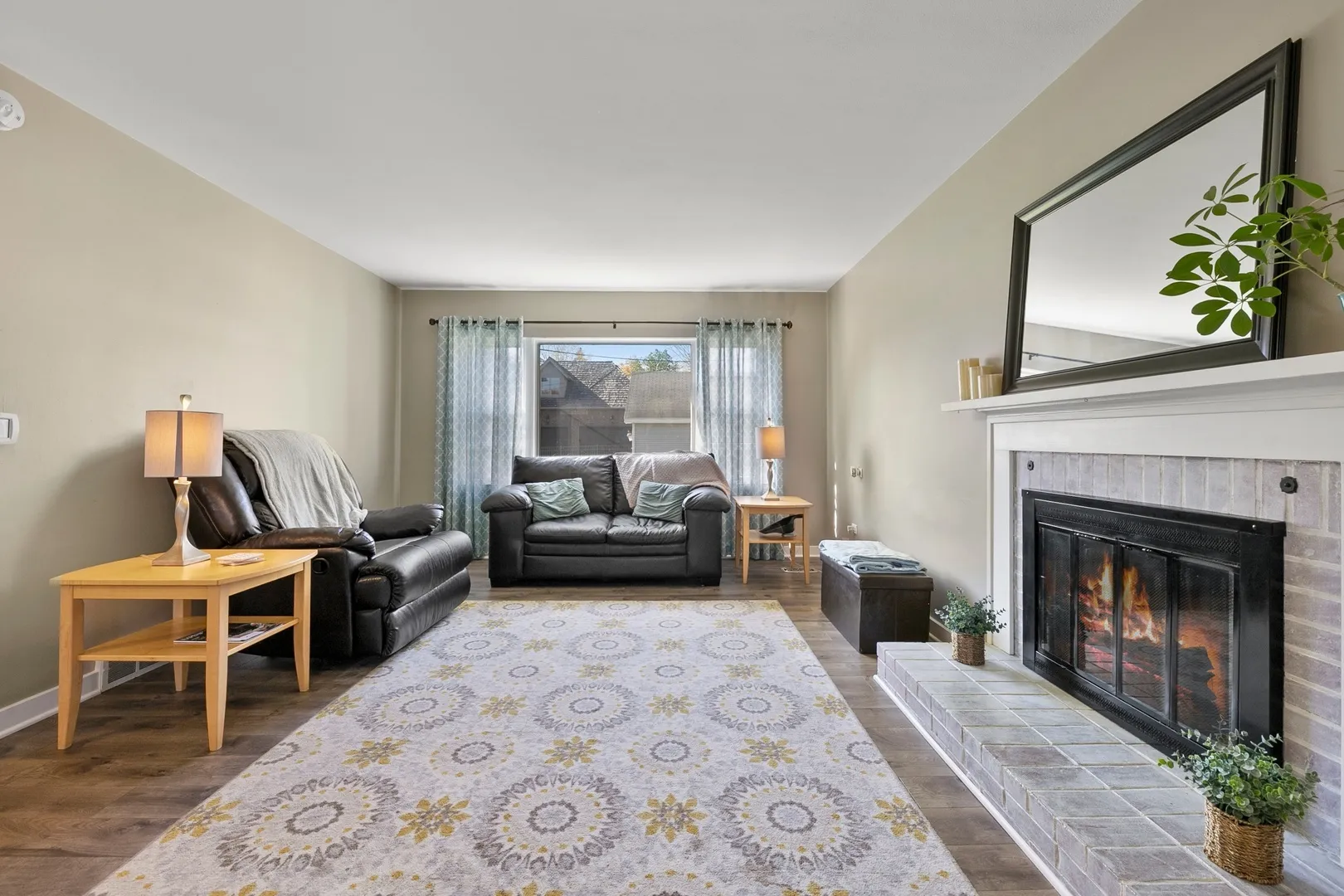 223 S West St, ,  60540, USA 60540-Naperville-IL