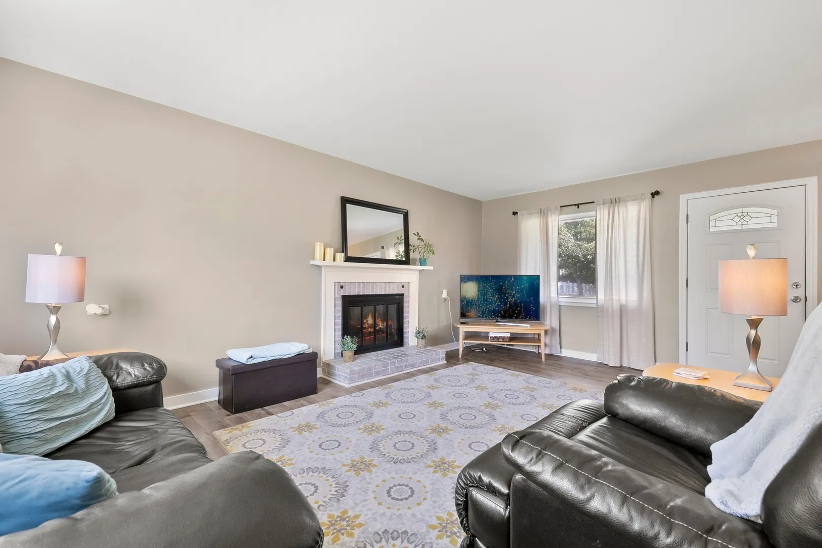 223 S West St, ,  60540, USA 60540-Naperville-IL