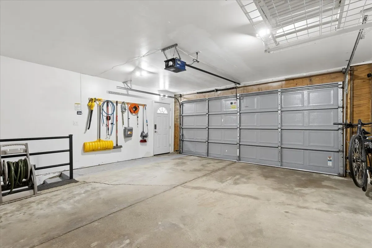 712 N Throop St, ,  60642, USA 60642-Chicago-IL