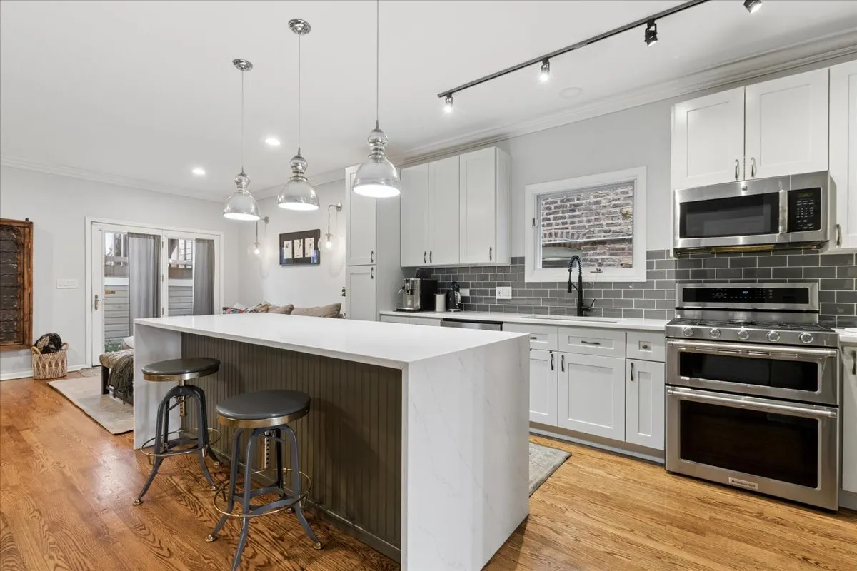 712 N Throop St, ,  60642, USA 60642-Chicago-IL