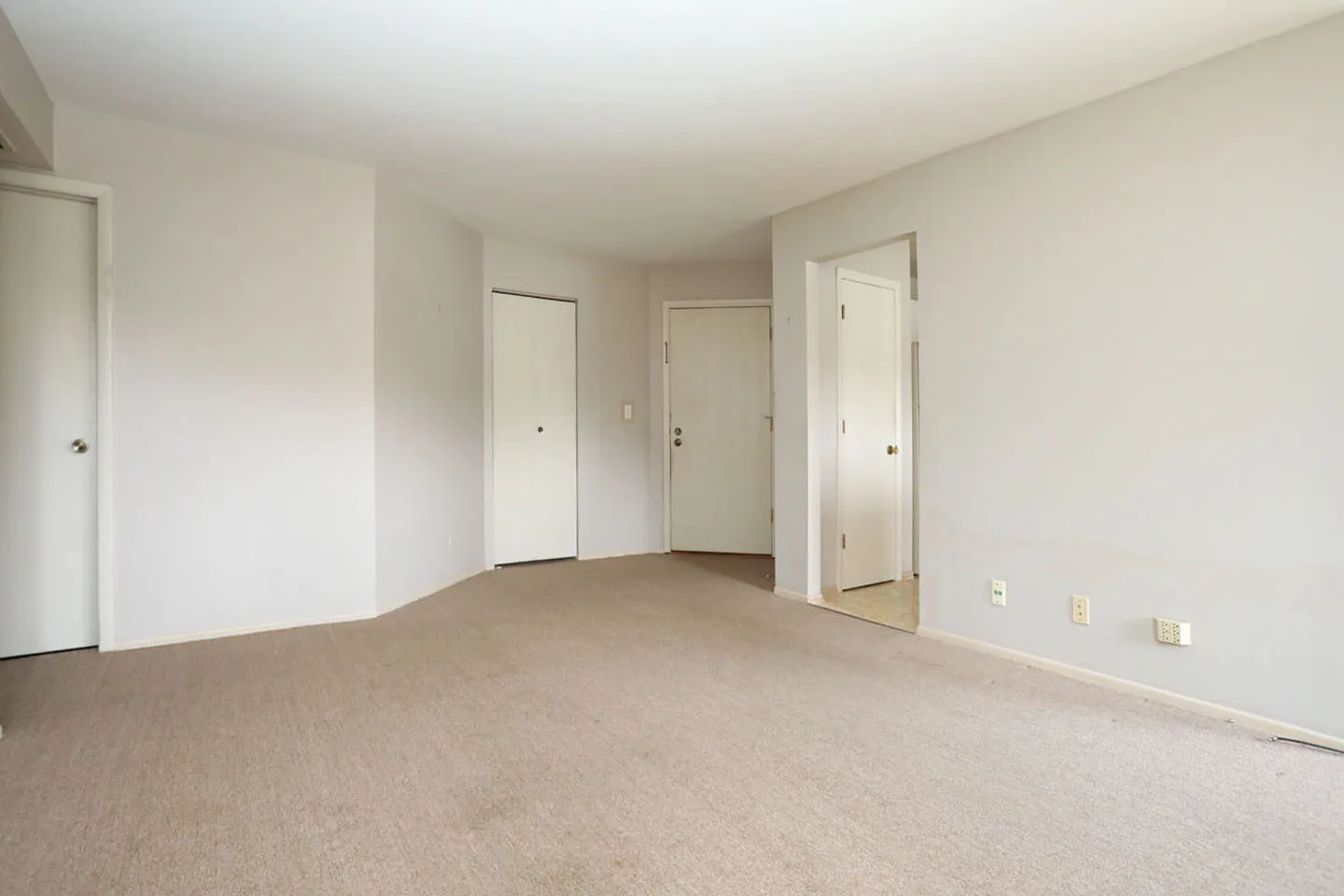 1 Trails Dr, ,  60194, USA 60194-Schaumburg-IL
