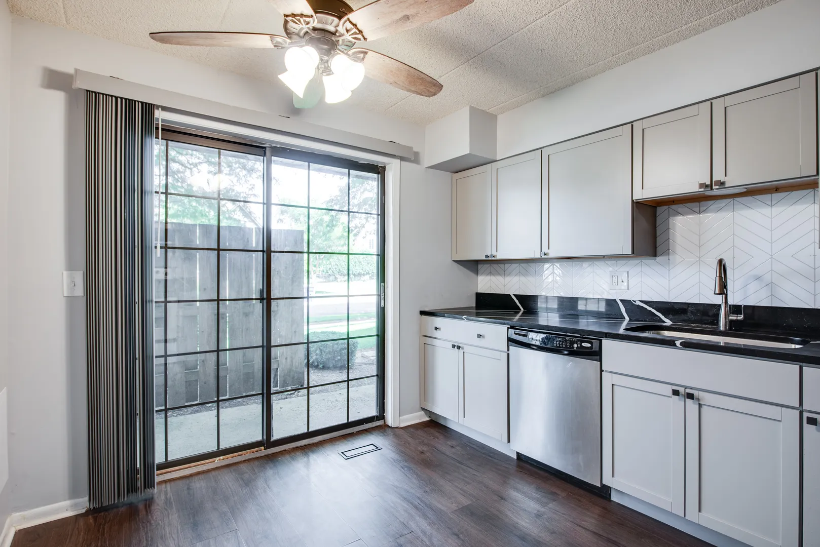 1486 W Jefferson Ave, , 60540, USA 60540-Naperville-IL