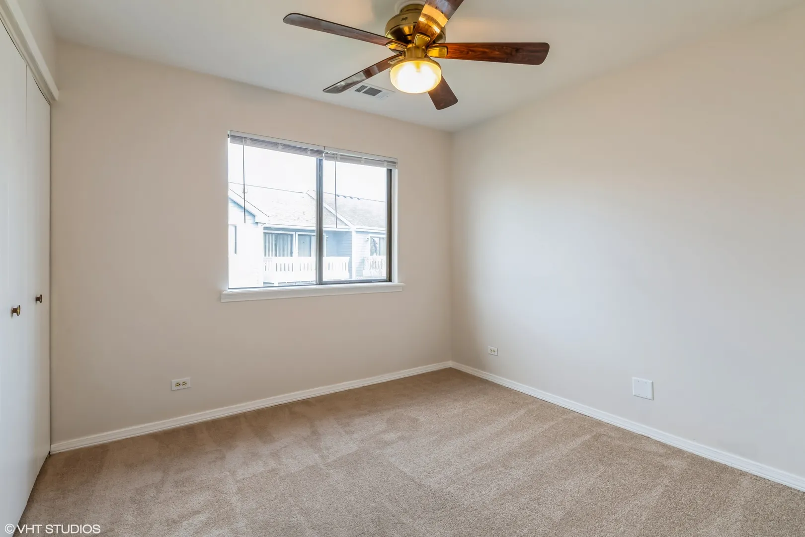 261 Driftwood Ln, ,  60193, USA 60193-Schaumburg-IL