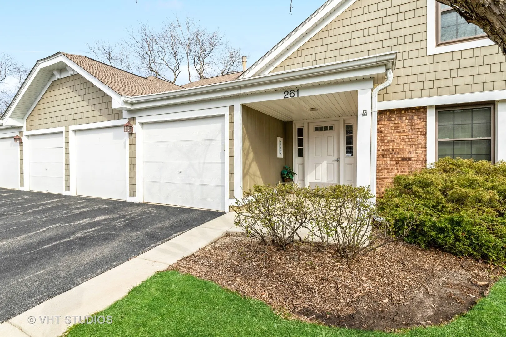 261 Driftwood Ln, ,  60193, USA 60193-Schaumburg-IL