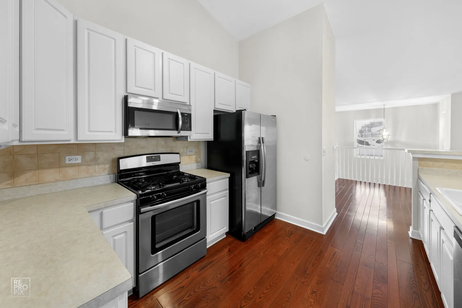 831 Genesee Dr, ,  60563, USA 60563-Naperville-IL