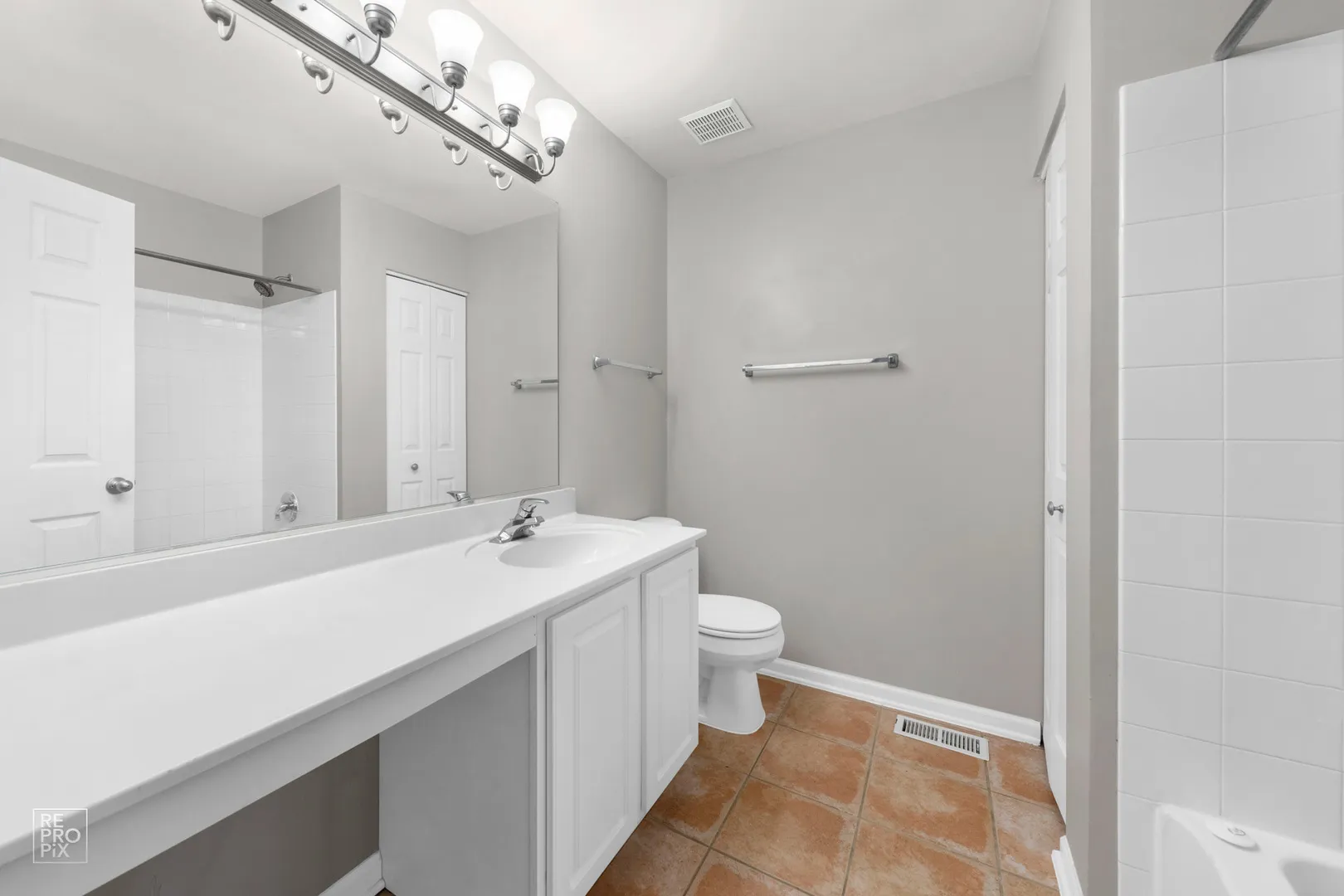 831 Genesee Dr, , 60563, USA 60563-Naperville-IL