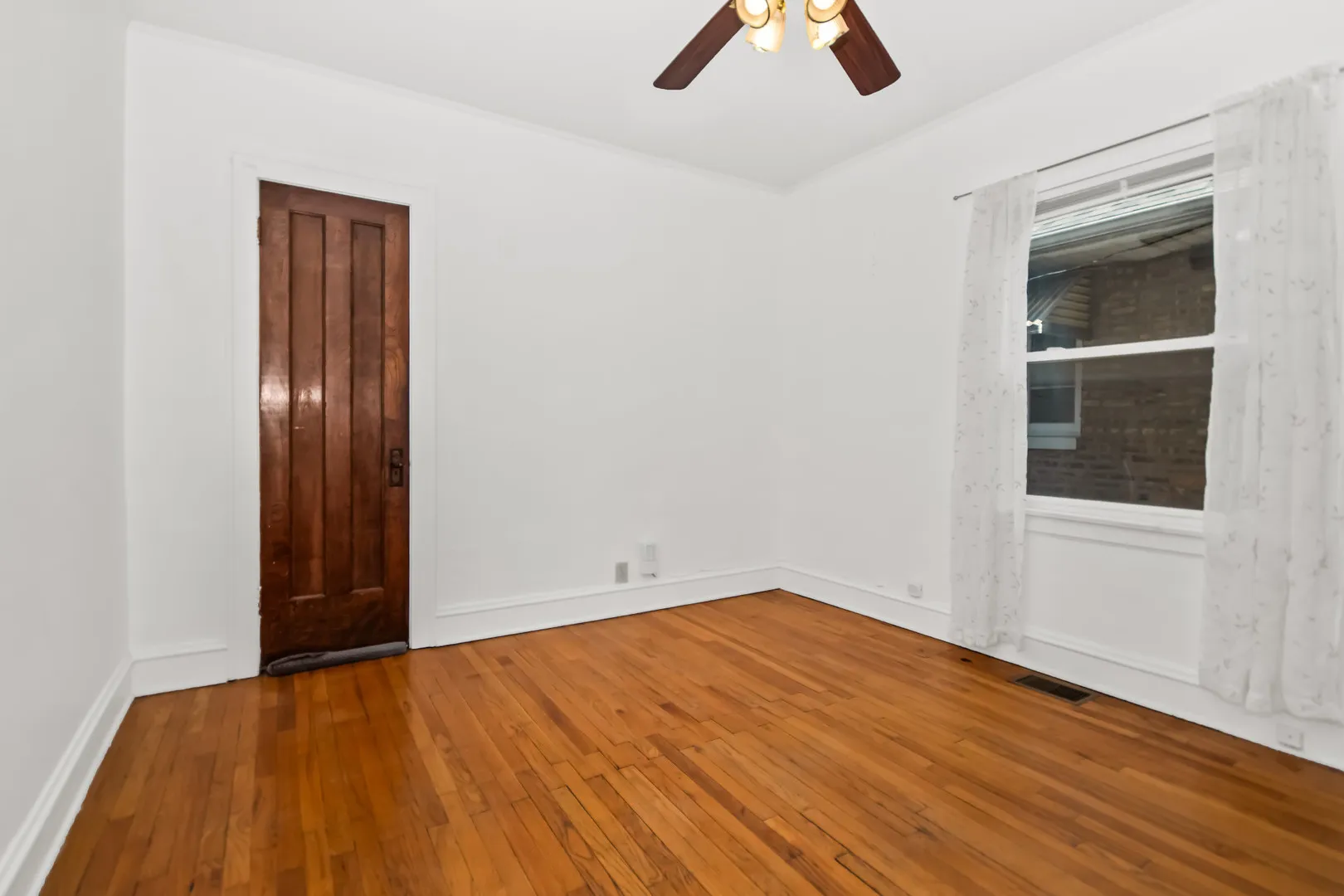 1033 Hayes Ave, ,  60302, USA 60302-Oak Park-IL