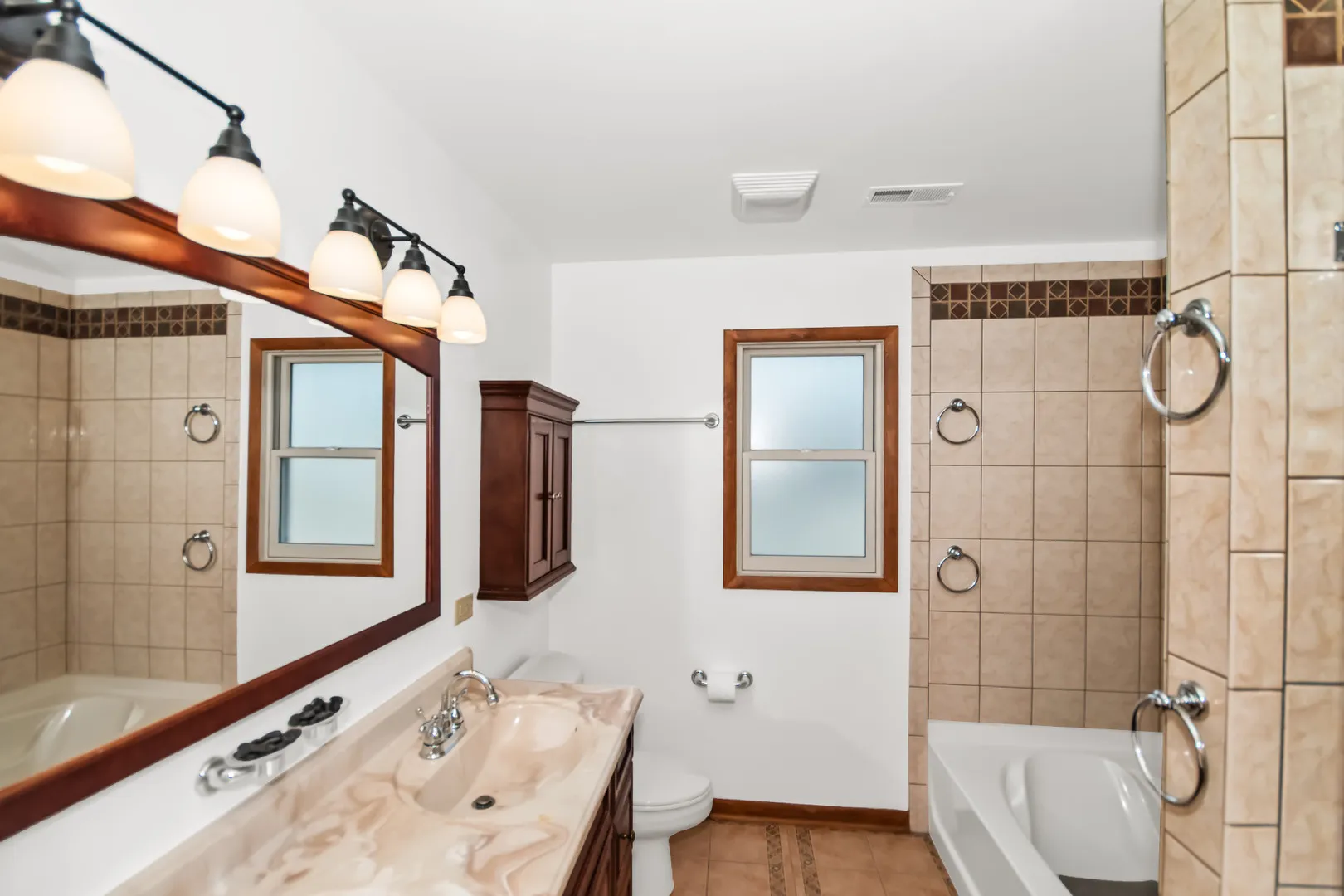 1033 Hayes Ave, ,  60302, USA 60302-Oak Park-IL