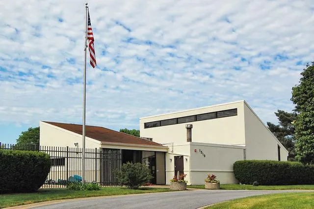 1605 E Central Rd, ,  60005, USA 60005-Arlington Heights-IL