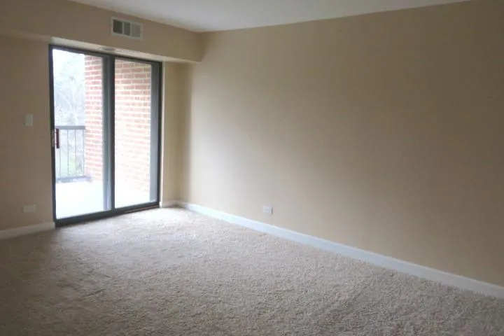 1605 E Central Rd, , 60005, USA 60005-Arlington Heights-IL
