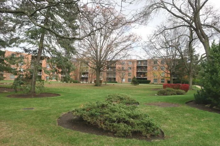 1605 E Central Rd, , 60005, USA 60005-Arlington Heights-IL