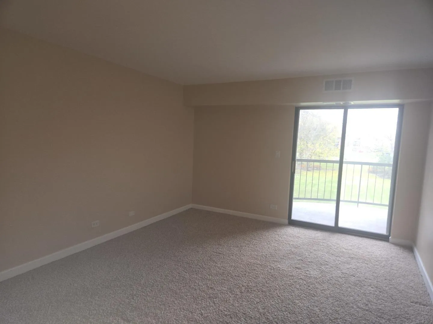 1605 E Central Rd, ,  60005, USA 60005-Arlington Heights-IL
