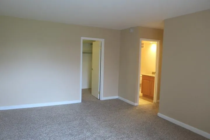 1605 E Central Rd, ,  60005, USA 60005-Arlington Heights-IL