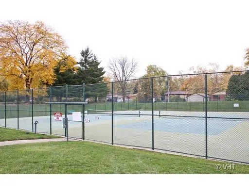 1605 E Central Rd, ,  60005, USA 60005-Arlington Heights-IL
