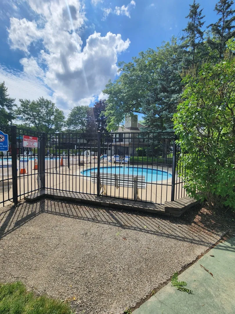 220 Hawthorne Ct, ,  60193, USA 60193-Schaumburg-IL