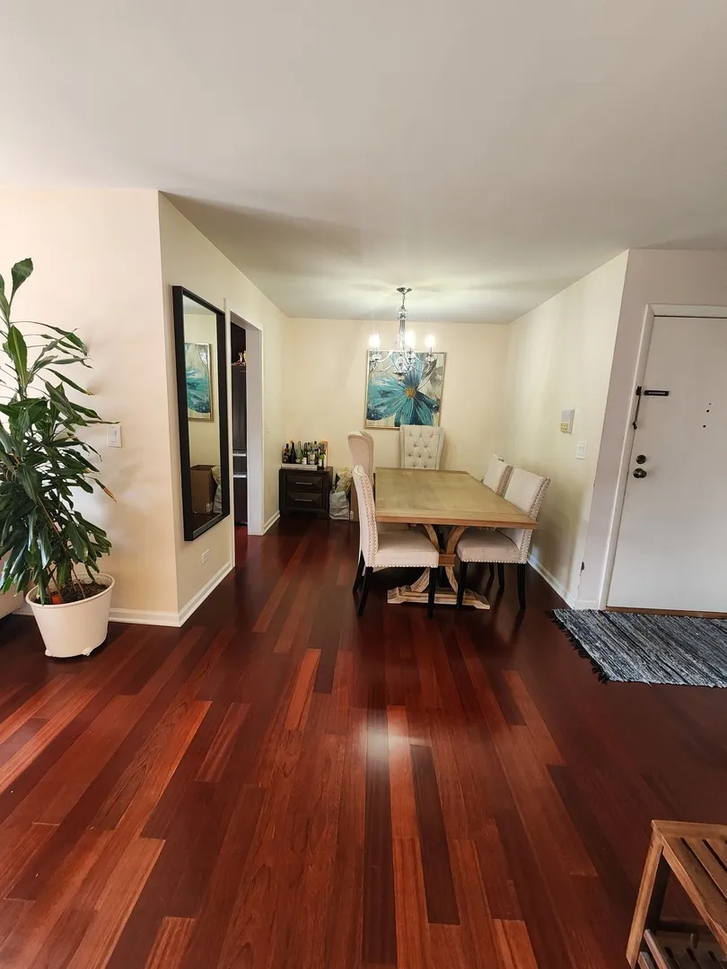220 Hawthorne Ct, ,  60193, USA 60193-Schaumburg-IL