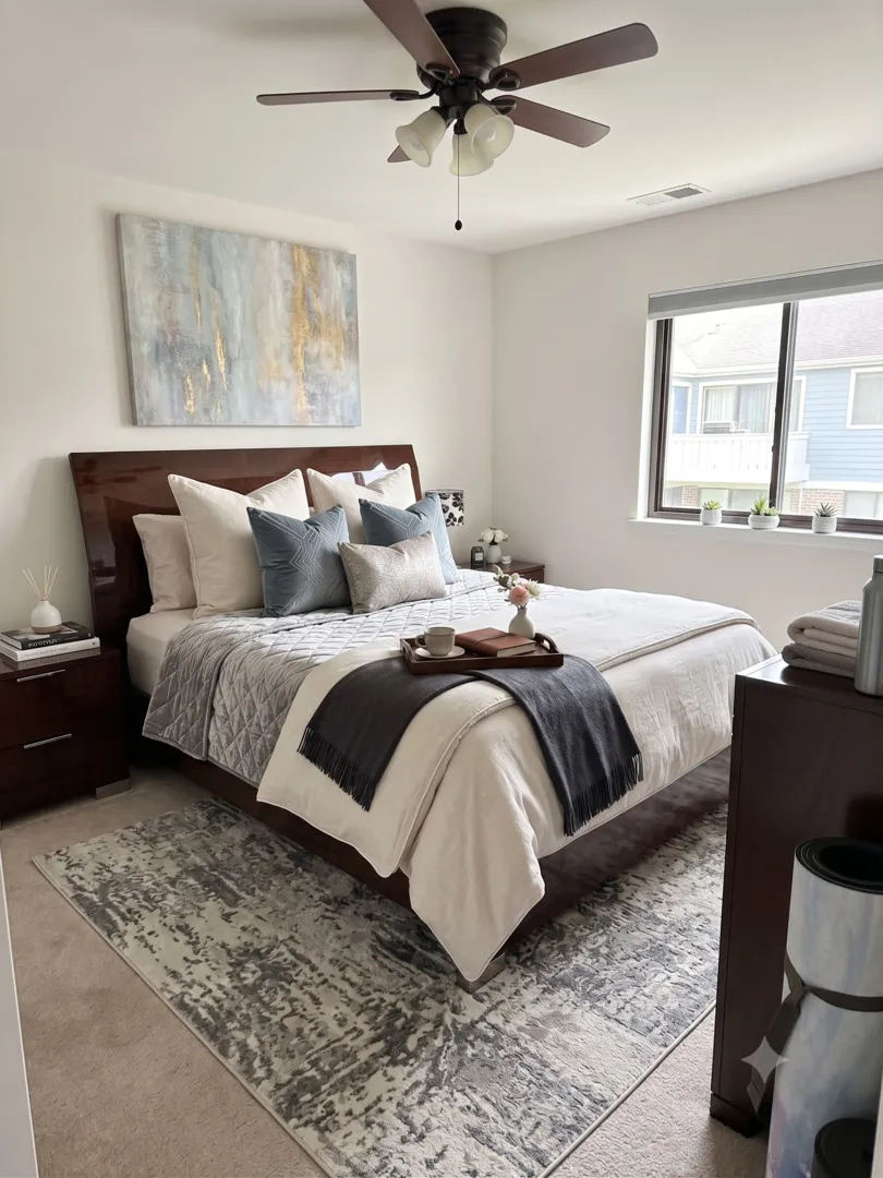 220 Hawthorne Ct, , 60193, USA 60193-Schaumburg-IL