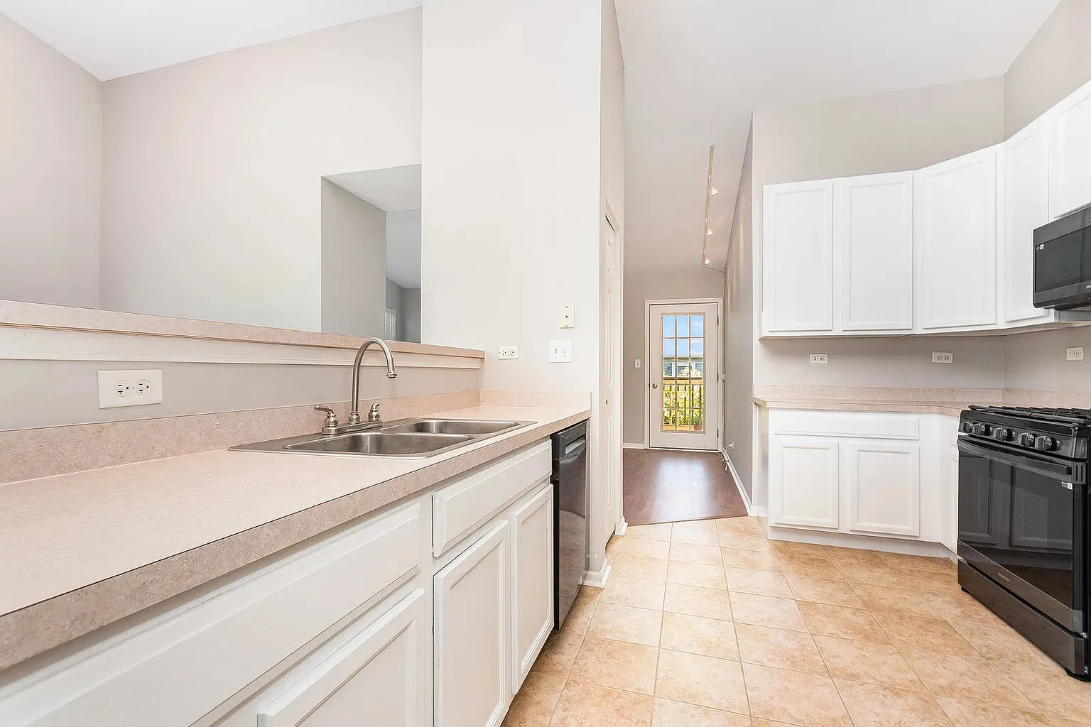 2404 Golf Ridge Cir, ,  60563, USA 60563-Naperville-IL