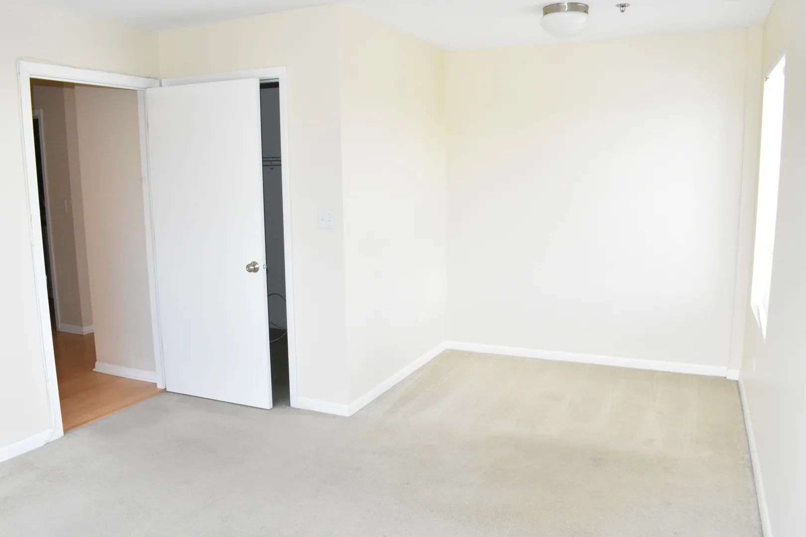 8255  Blvd, ,  60077, USA 60077-Skokie-IL
