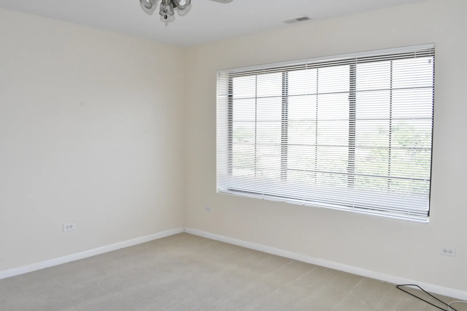 8255  Blvd, ,  60077, USA 60077-Skokie-IL