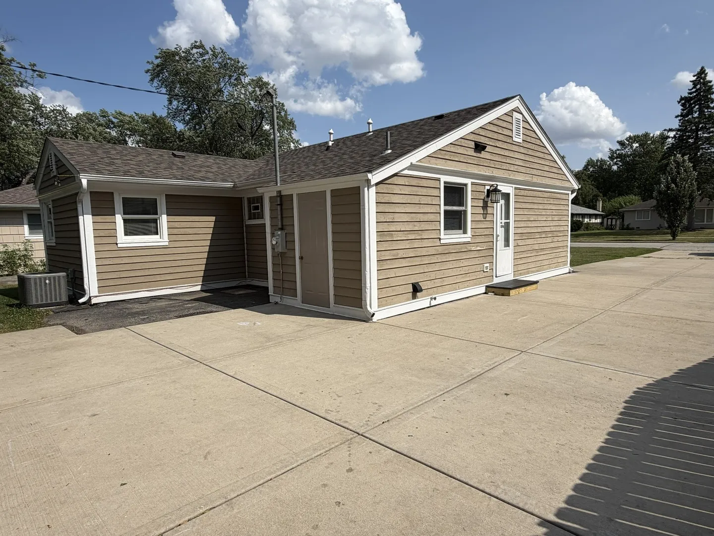 2204 Campbell St, ,  60008, USA 60008-Rolling Meadows-IL