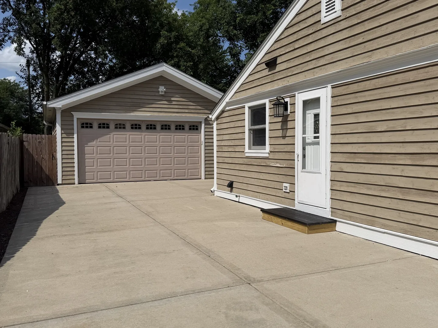 2204 Campbell St, ,  60008, USA 60008-Rolling Meadows-IL