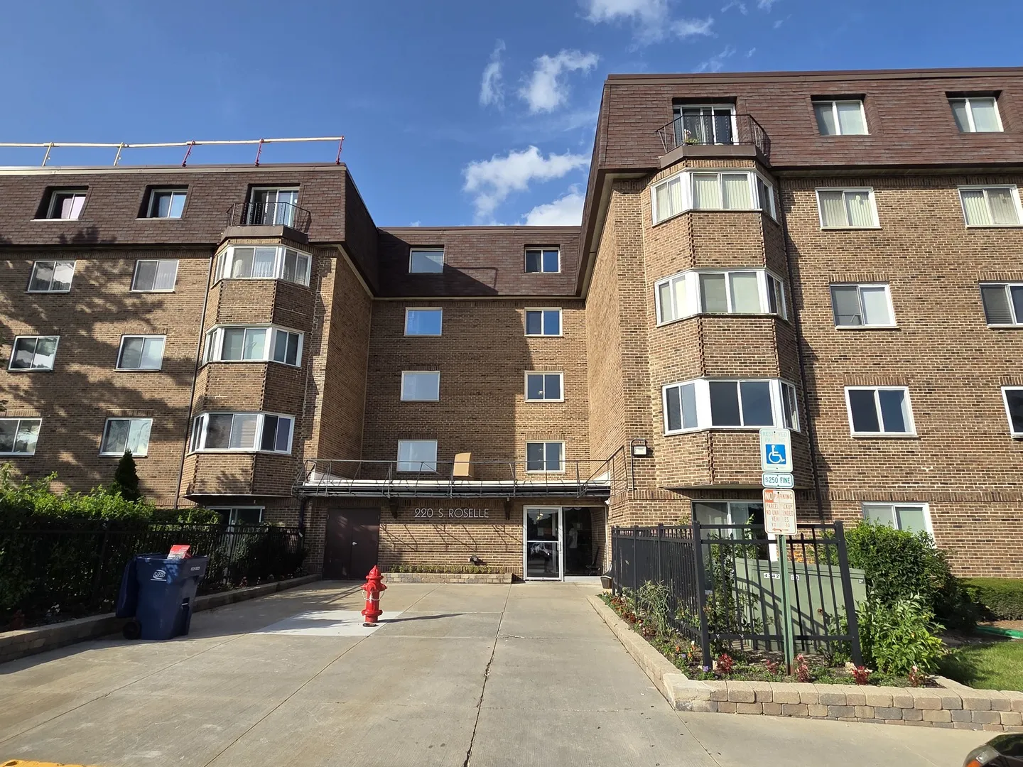 220 S Roselle Rd, , 60193, USA 60193-Schaumburg-IL