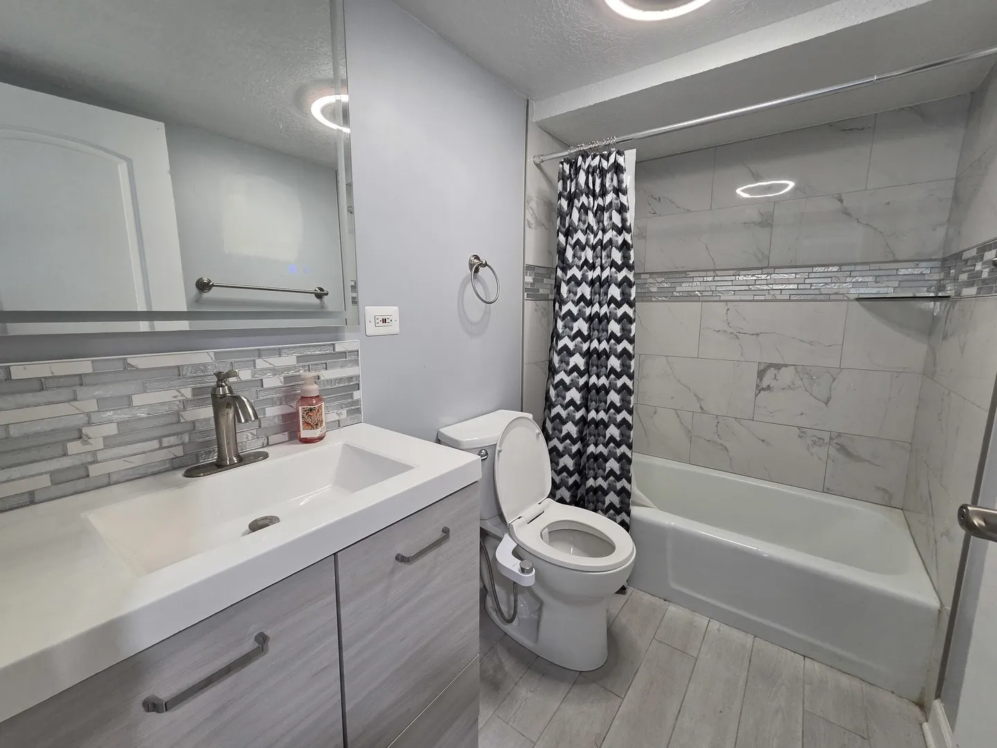 220 S Roselle Rd, ,  60193, USA 60193-Schaumburg-IL