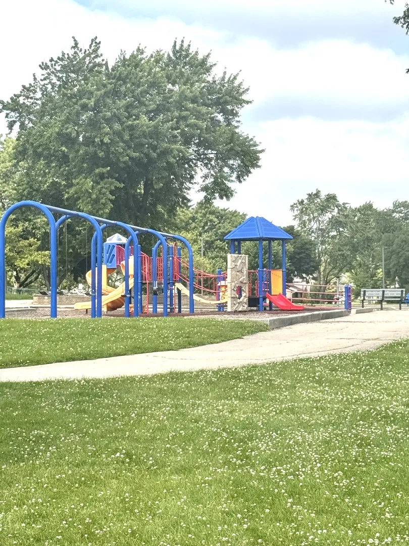 300 S Roselle Rd, ,  60193, USA 60193-Schaumburg-IL