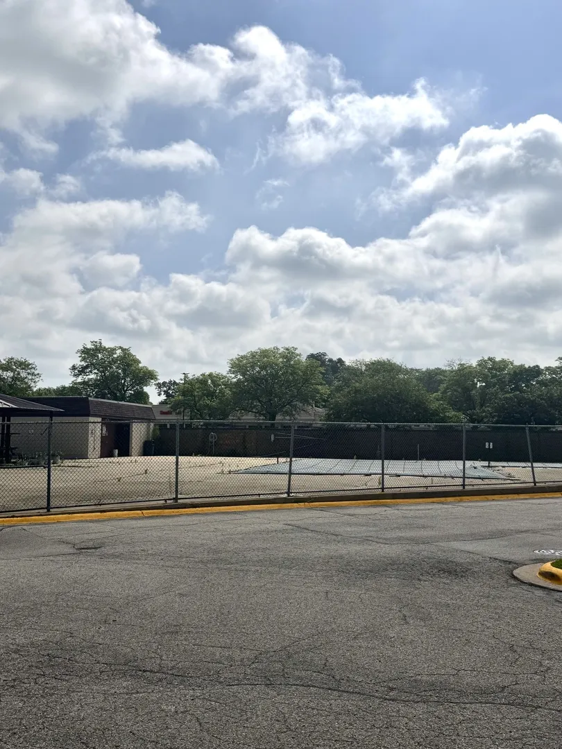 300 S Roselle Rd, ,  60193, USA 60193-Schaumburg-IL