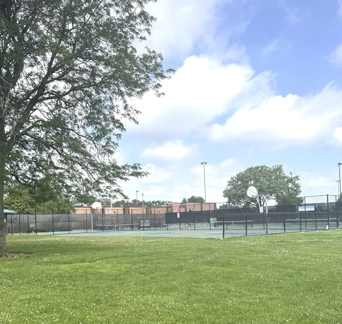 300 S Roselle Rd, ,  60193, USA 60193-Schaumburg-IL