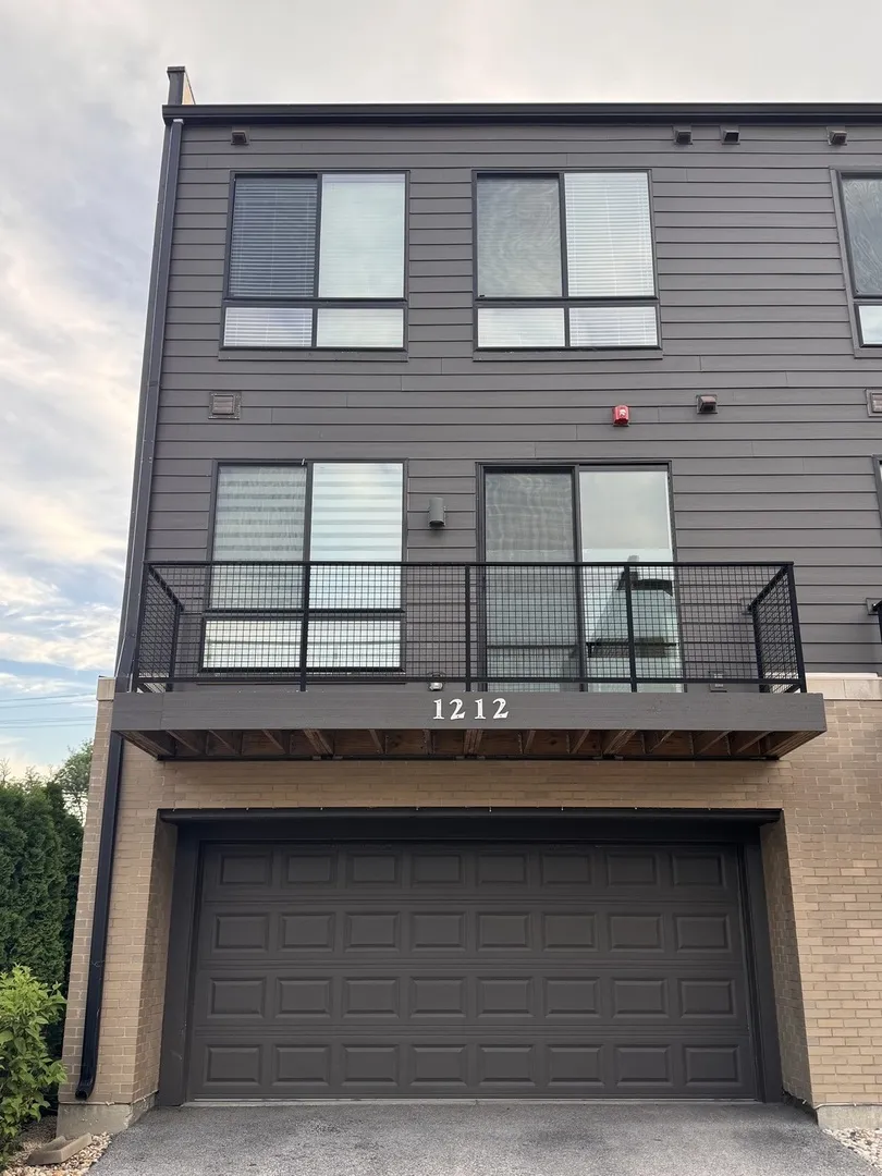 1212 Quadrant Ln., ,  60173, USA 60173-Schaumburg-IL