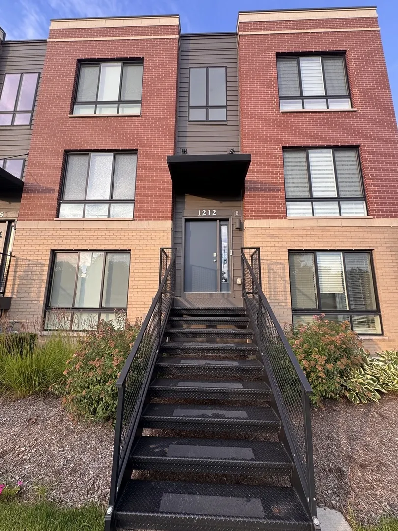 1212 Quadrant Ln., ,  60173, USA 60173-Schaumburg-IL