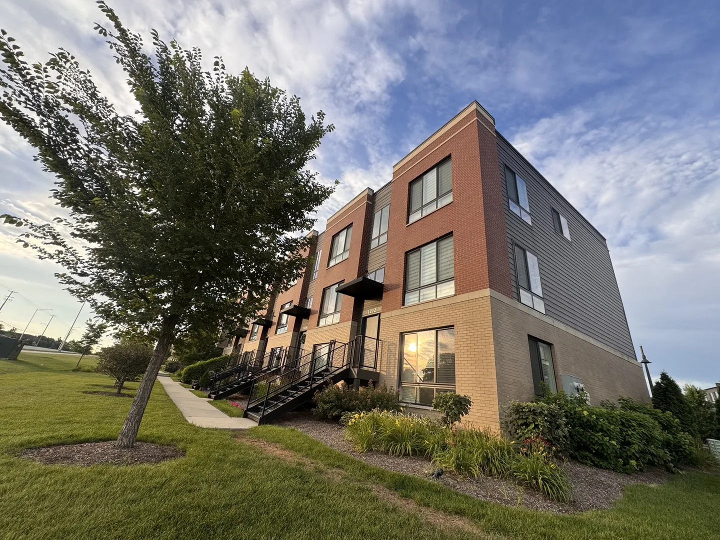 1212 Quadrant Ln., ,  60173, USA 60173-Schaumburg-IL
