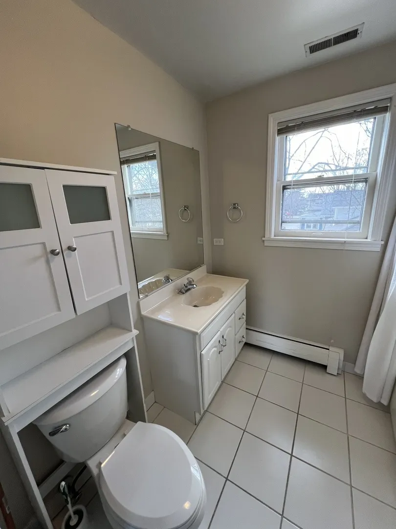 301 W Main St, , 60010, USA 60010-Barrington-IL
