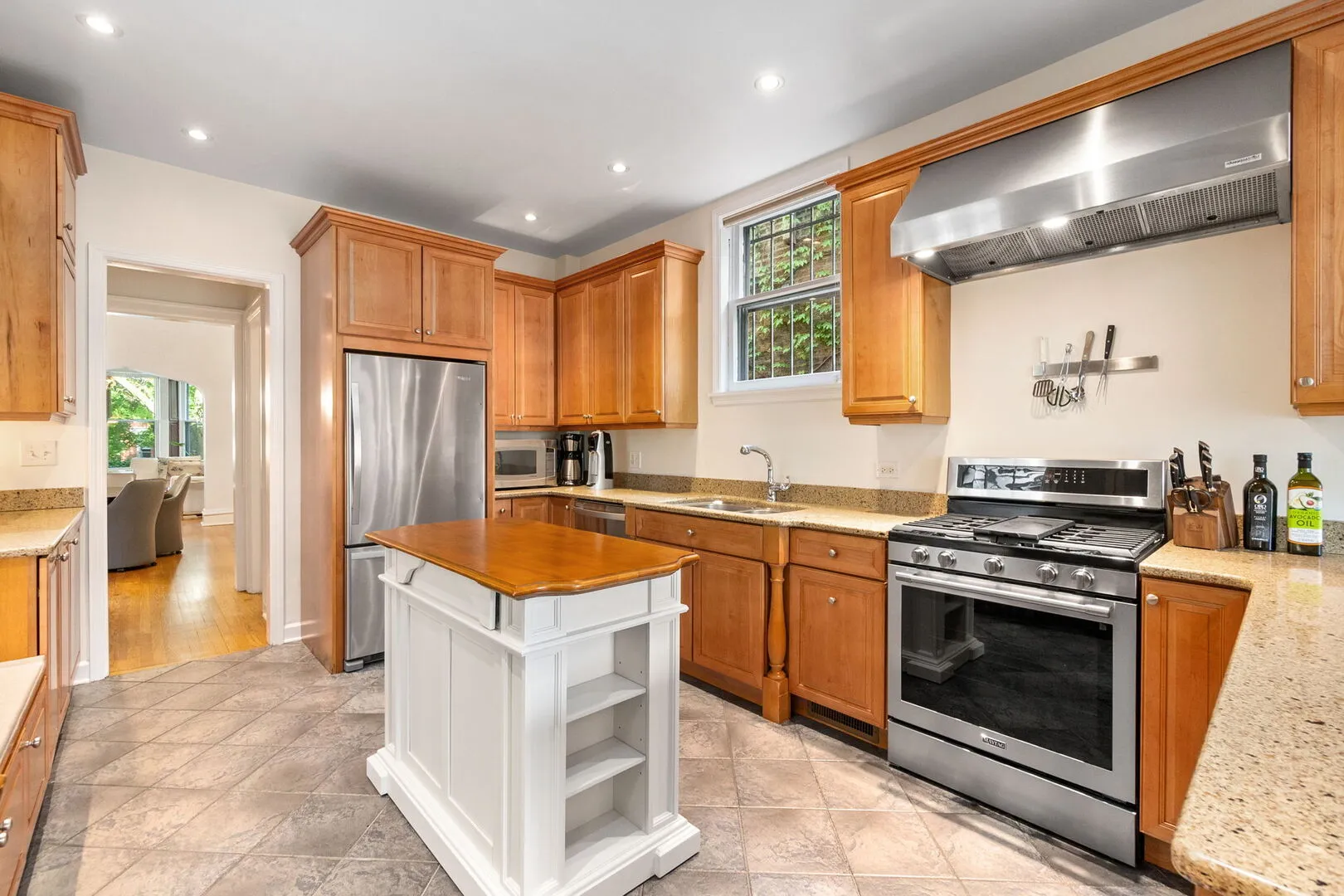 2112 N Dayton St, ,  60614, USA 60614-Chicago-IL