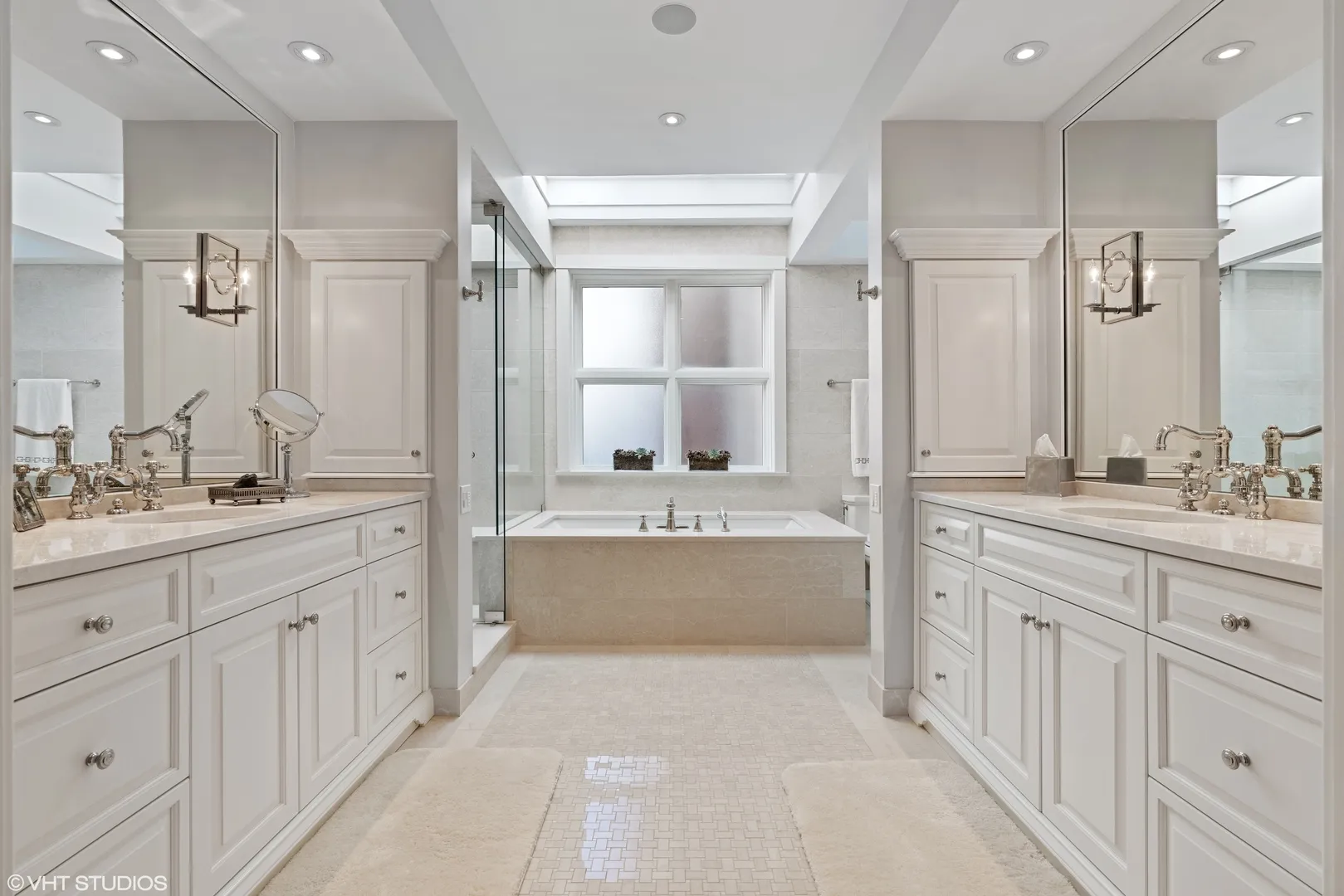 38 E Elm St, , 60611, USA 60611-Chicago-IL