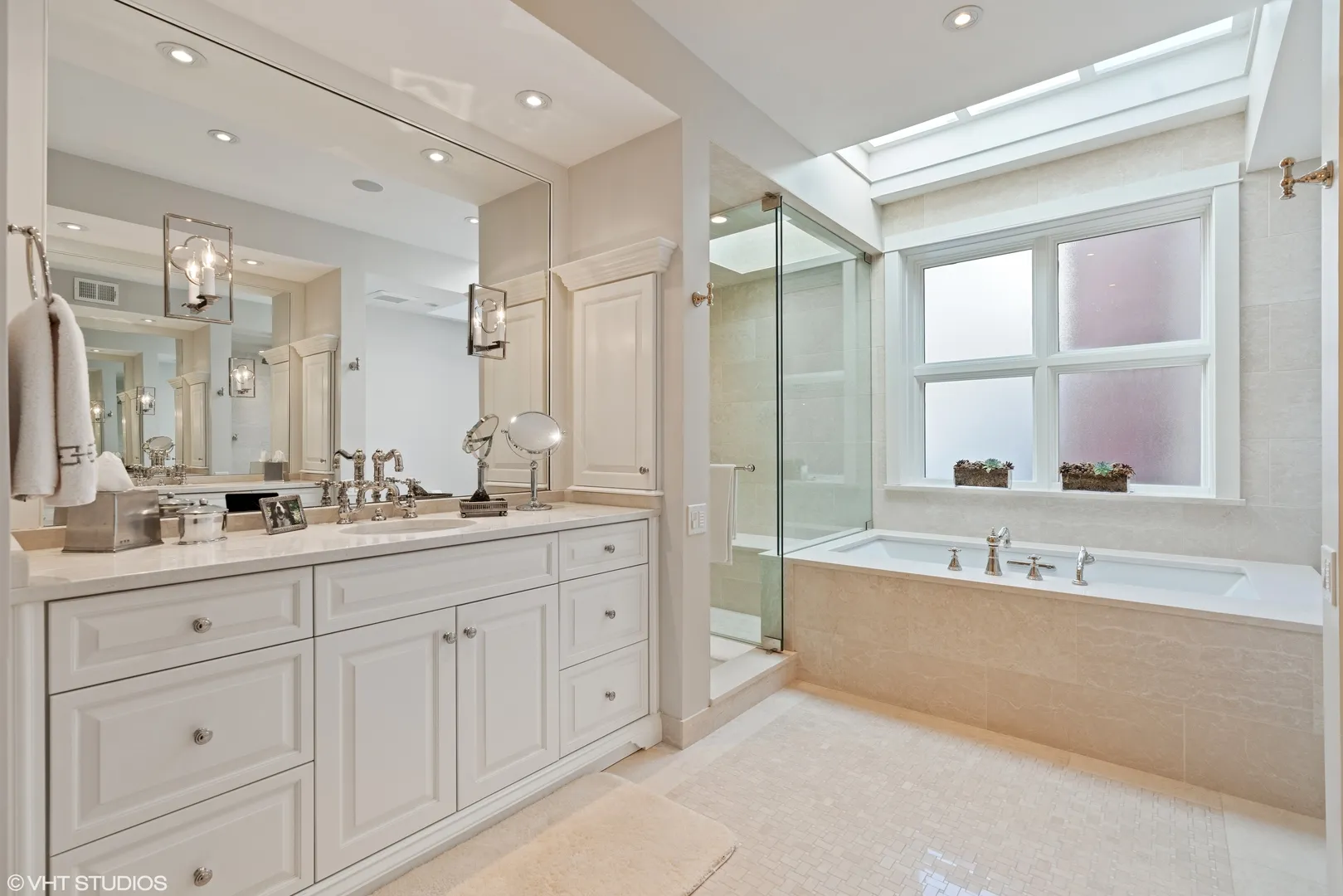 38 E Elm St, , 60611, USA 60611-Chicago-IL