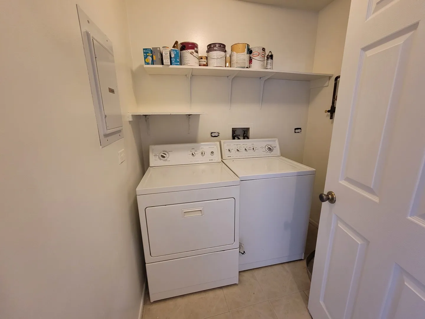 1460 7 Pines Rd, ,  60193, USA 60193-Schaumburg-IL