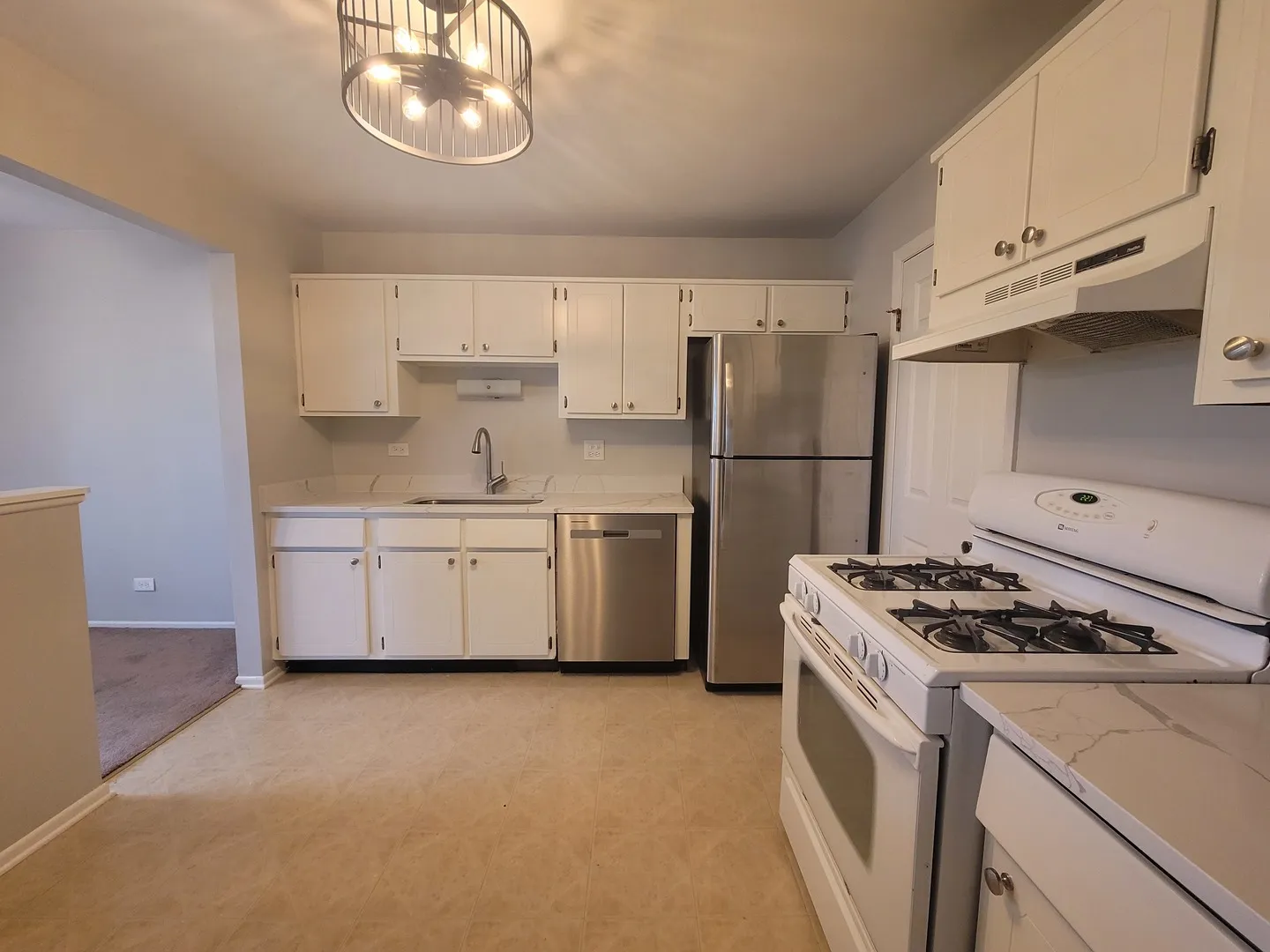 1460 7 Pines Rd, ,  60193, USA 60193-Schaumburg-IL
