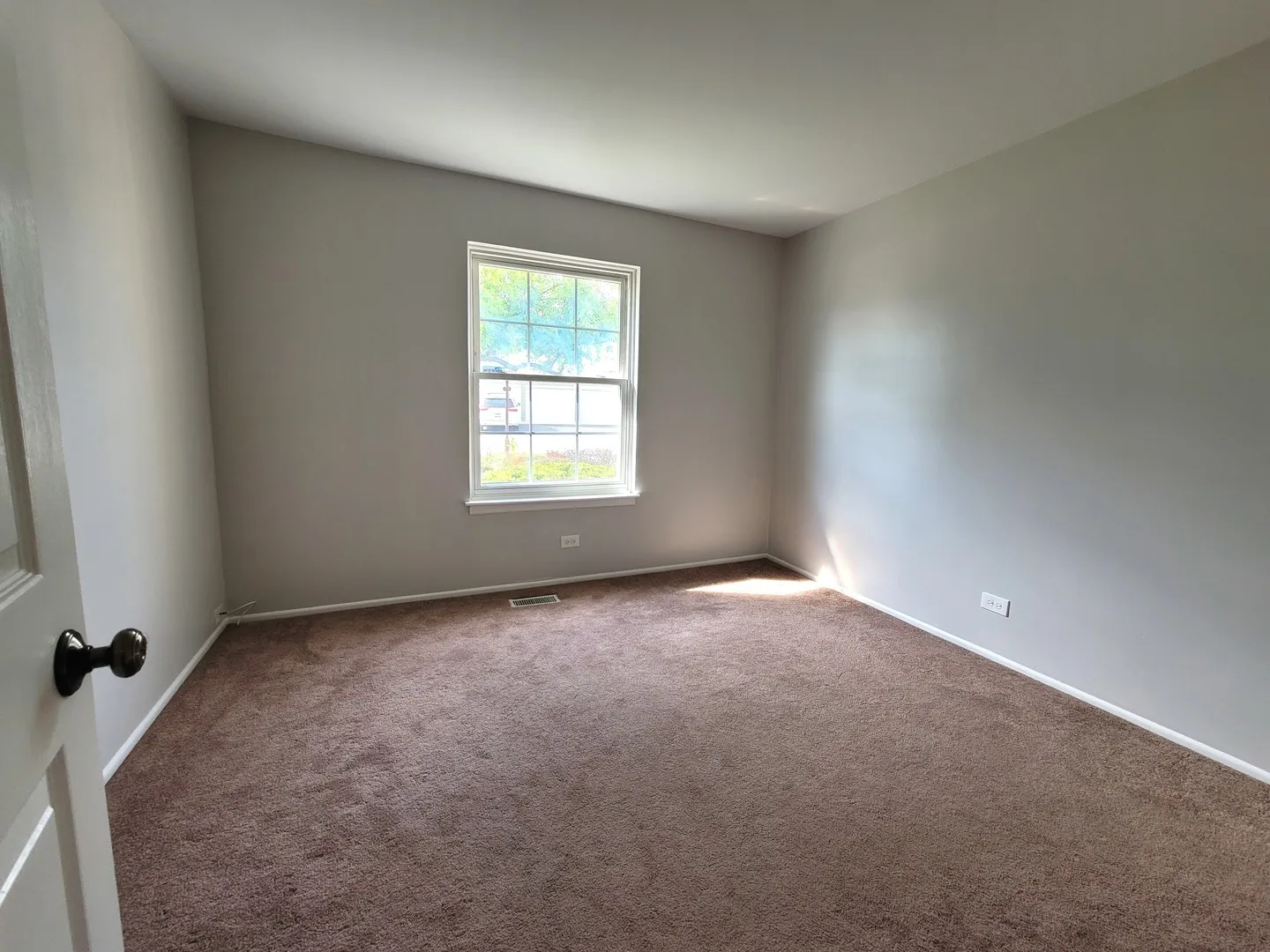 1460 7 Pines Rd, ,  60193, USA 60193-Schaumburg-IL