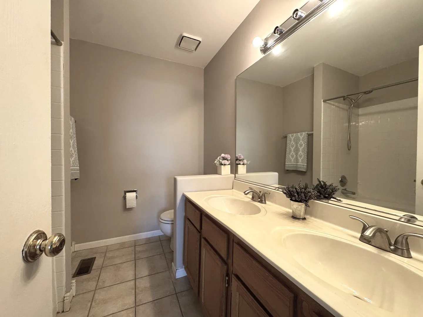 1139 Wickfield Ct, , 60563, USA 60563-Naperville-IL